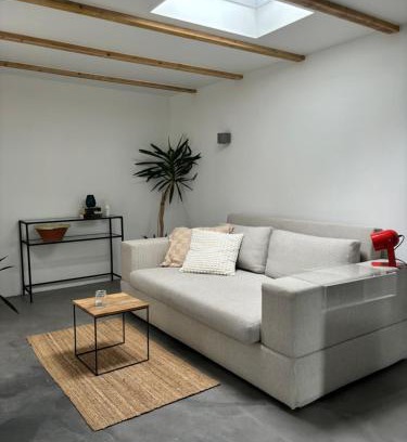 Unterrath House | Private Room with Ideal Location for Messe Visitors