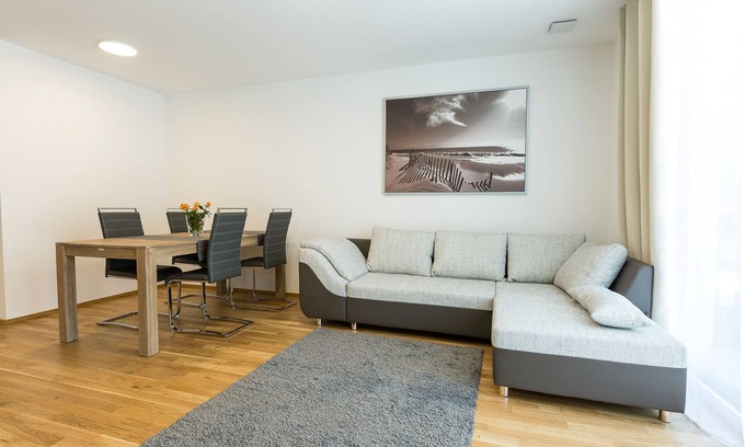 Kornwestheim Apartment | Modern and Exclusive 2-Bedroom Apartment with Breakfast
