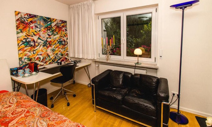 Karlsbad House | Stylish Designer Room with Spa and Breakfast Perks