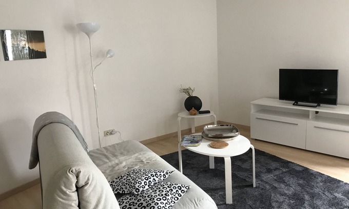 Randersacker Apartment | Modern Two-Bedroom Apartment with Private Garden & Ocean View