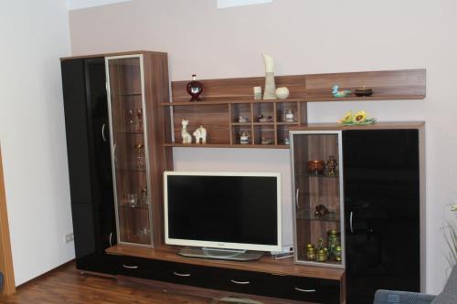Mucheln Apartment | Contemporary Apartment in Historic City Center - 9.9/10 Rated