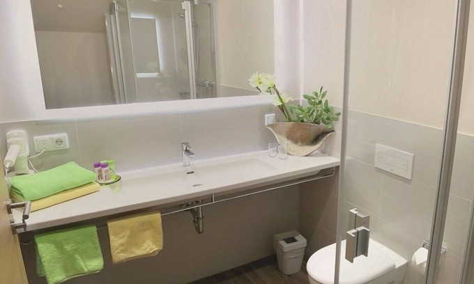 Altdorf Apartment | Cozy Superior Apartment with Ocean View & Family-Friendly Perks