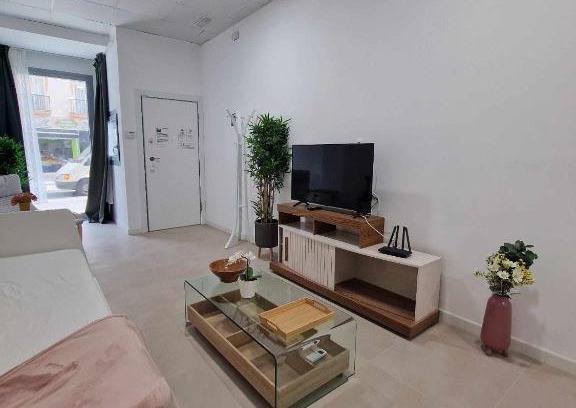 Perchel Norte Apartment | Stylish Apartment 4 in Calle Mármoles - Rated 8.2/10
