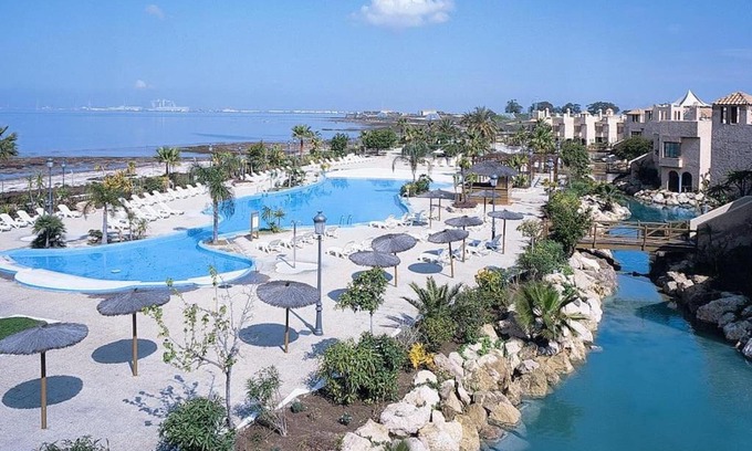 Centro Comercial Bahia Sur Apartment | Stylish Apartment with Ocean View at Bahia Sur