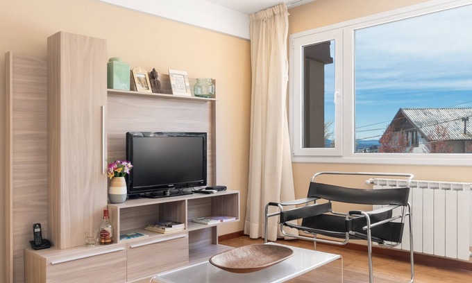 Belgrano Apartment | Moderno departamento cerca del centro con vista al lago Nahuel Huapi (TAB 8)
