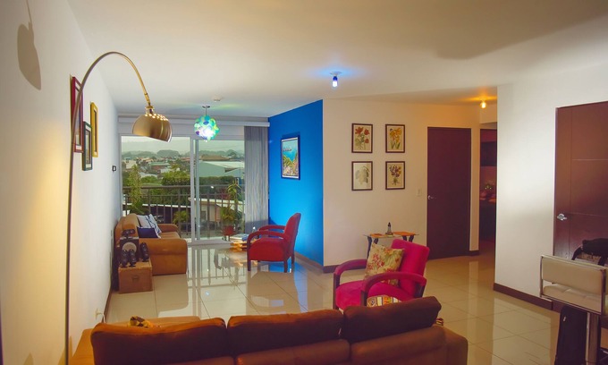Cristo Rey Condo | Modern Vistas del Volcán Poás: Poolside Comfort Awaits