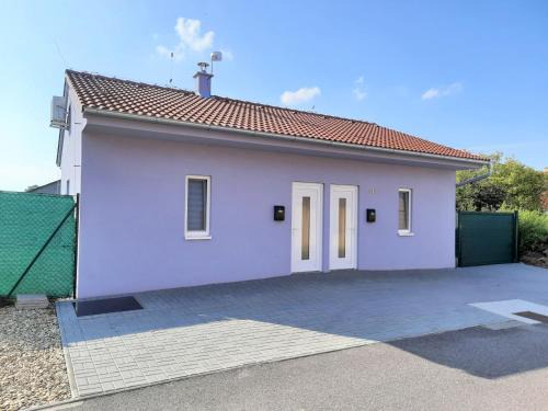 Dyjakovicky Apartment | Cozy Modrý Apartmán 2: Child-Friendly & Highly Rated