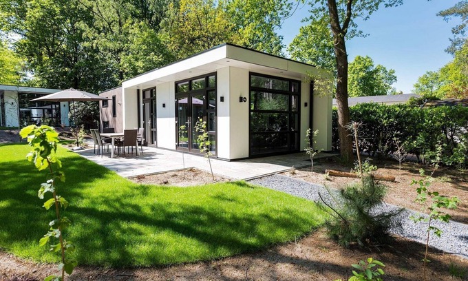 Ede Ski Chalet | Relax at Recreatiepark 't Gelloo - Ideal Holiday Home in Ede