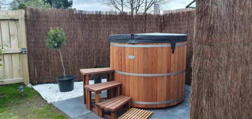 Turangi Bed & Breakfast | Relax at Moe Marie: Guest Rated 9.7 with Hot Tub Access