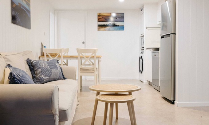 Moffat Beach Apartment | Coastal Retreat at Moffat Beach with Oceanfront Views