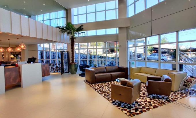 Palmital Hotel | Pet-Friendly Retreat at Mogano Express Hotel - 4 Stars