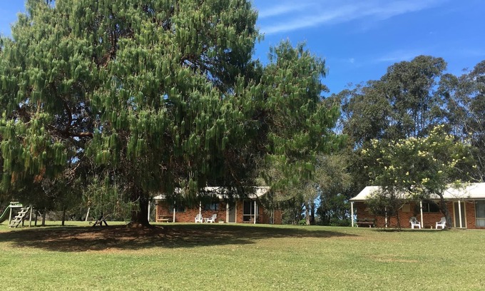 Moruya Cottage | Experience Mogendoura Farm: Cozy Oceanview Cottage Retreat