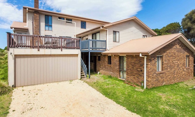 Moggs Creek House | Relaxing Coastal Retreat at Moggs View - Pool & Oceanfront