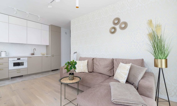 Grzegorzki Apartment | Modern 1-Bedroom Retreat in Kraków with Kitchen & Breakfast