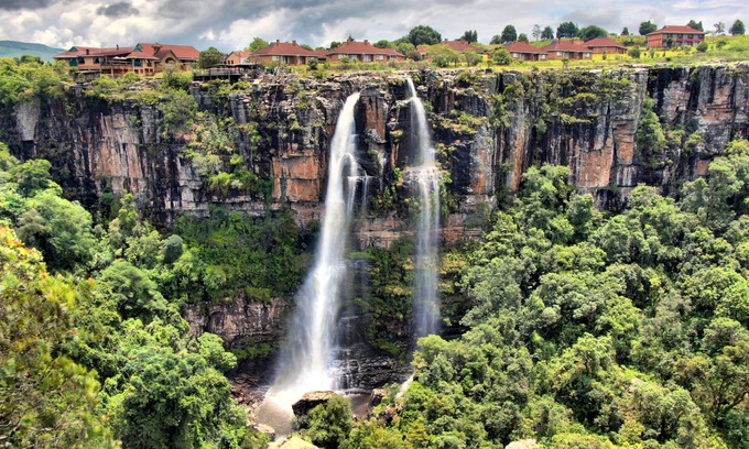 Graskop Hotel | Relax at Mogodi Lodge with Pool, Spa & Family-Friendly Stay