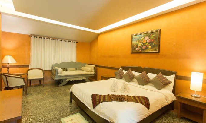 Ban Du Resort | Discover Mohnfahsai Home Resort with Pool & Family Amenities