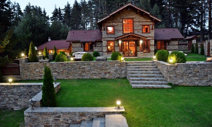 Gotse Delchev Villa | Experience Moiata Kashta Villa: 4-Star Retreat with Hot Tub