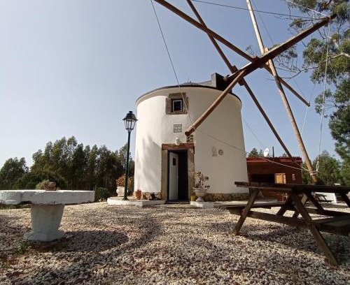 Cadaval House | Pet-Friendly Moinho da Amélia with Ocean View & Pool