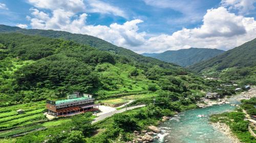Hwagae House | Relax at Mokkoji Pension: Top Amenities & 4-Star Comfort