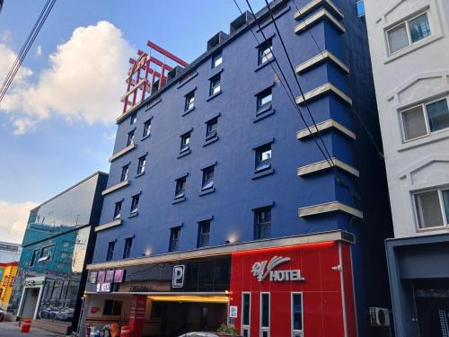 Mokpo Hotel | Inviting Mokpo Well Hotel: Family-Friendly with Hot Tub