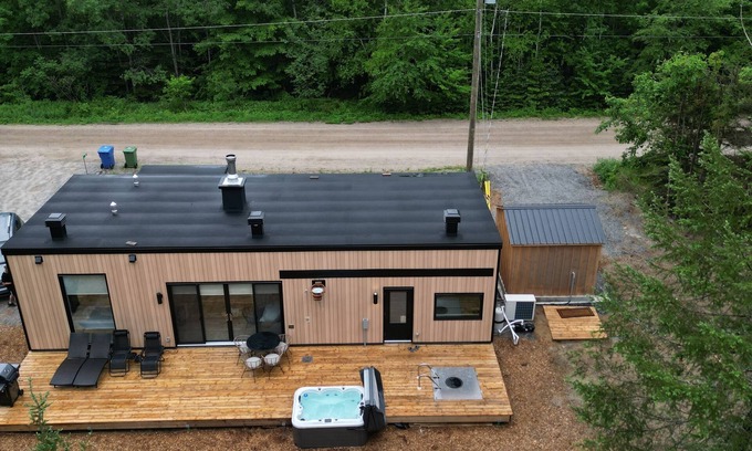 Les Collines-de-l'Outaouais Regional County Municipality Ski Chalet | Moksa Spa Thermal Experience in Nature