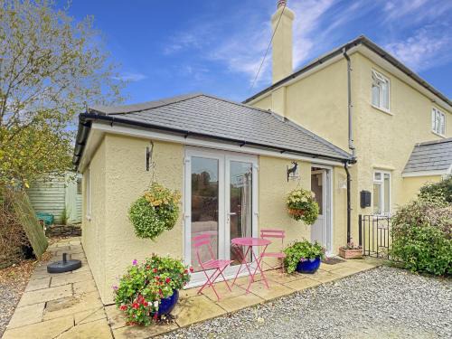 Withypool House | Discover Mole End Annexe: Pet-Friendly Retreat in Withypool