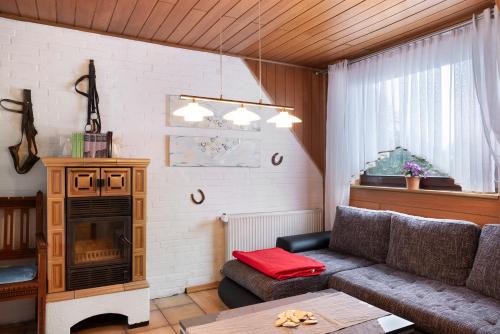 Elmlohe Apartment | Cozy Mole Valley Ranch Fewo2: Pet-Friendly Retreat Awaits