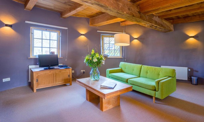 Onderdendam Bed & Breakfast | Pet Friendly Retreat at Molen Hunsingo - Rated 10/10!