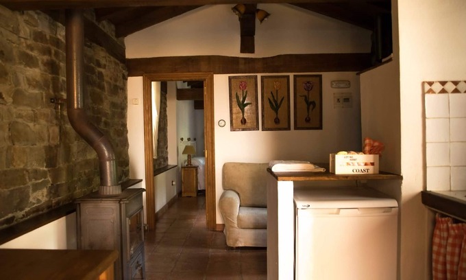 Vega de Pas Apartment | Cozy Molino de Yera Studio with Garden View & Amenities