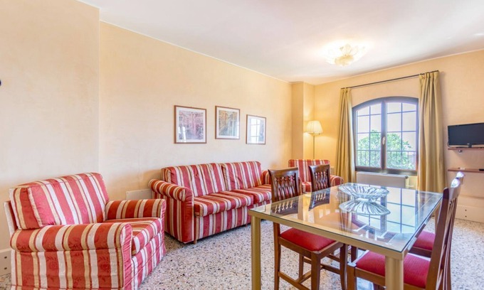 Molina Apartment | Bragosso Suite at Molino Stucky Residence: Family-Friendly Comfort