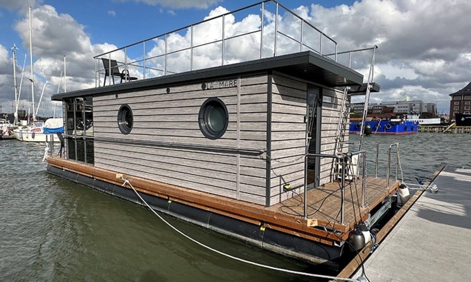 Lundby Boat Rental | Unique Hausboot Experience in the Heart of Göteborg