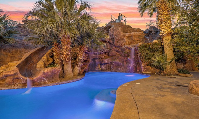 Hurricane House | Mollie's Landing: Private Pool, Hot Tub & Sports Amenities