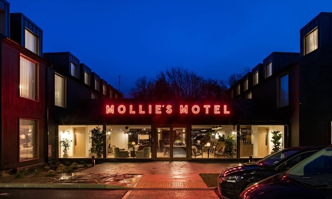 Pusey Hotel | Eco-Friendly Stay at Mollie's Motel and Diner - 4 Star Rated