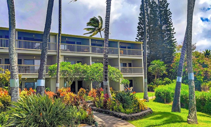 Ualapue Condo | Oceanfront Two Bedroom Retreat on Molokai Island - Rated 9.6