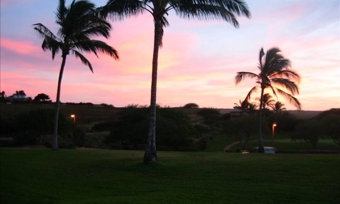 Maunaloa Condo | Explore Molokai Sunset Getaway with Oceanfront Amenities
