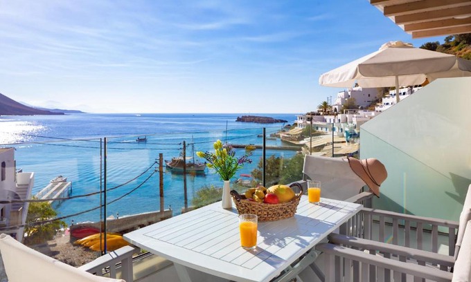 Loutro Apartment | Oceanfront Molos Apartments with High Guest Ratings