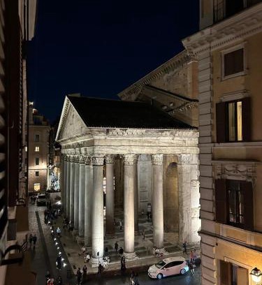 Rione VIII Sant'Eustachio Apartment | Stylish Pantheon House by Varental - 4 Star, Family Friendly