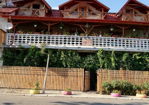 Sarata-Monteoru House | Discover MON AMI: Guest Rated 9/10 for Your Stay