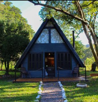 Praia Grande Cabin | Pet-Friendly Escape at Mon Chalet with Hot Tub Relaxation