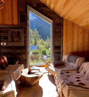 La Grave Ski Chalet | Mon Roc: Unique Mountain Retreat with Scenic Views