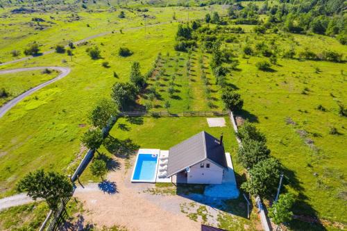 Rudopolje Bruvanjsko House | Discover MONA: 4-Star Oceanfront Escape with Pool