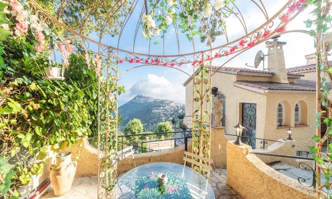 La Turbie Villa | Monaco|Castle Villa: Pool & SkyView
