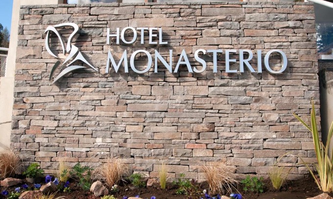 San Carlos de Bariloche Hotel | Elegant Monasterio Hotel Boutique with Oceanfront Amenities