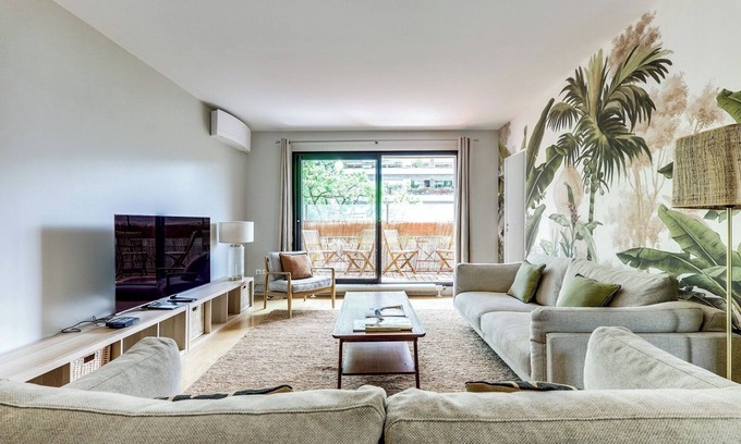 Quartier de la Plaine-de-Monceaux Apartment | Convenient Monceau - Wagram with Breakfast & Kitchen Access
