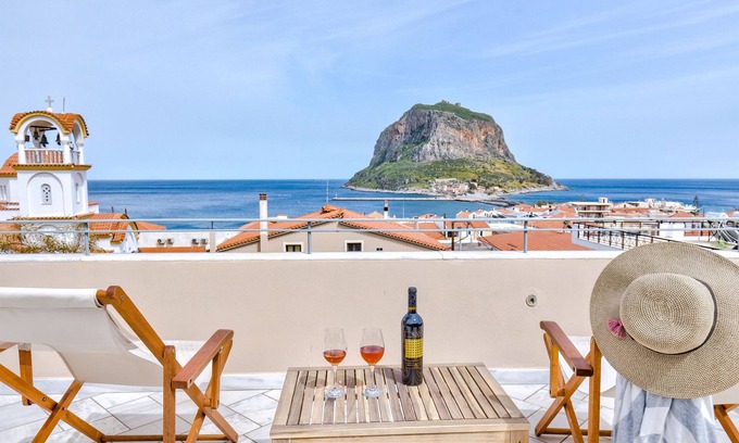 Monemvasia Apartment | Modern Monemvasia View Flat with Oceanfront Amenities
