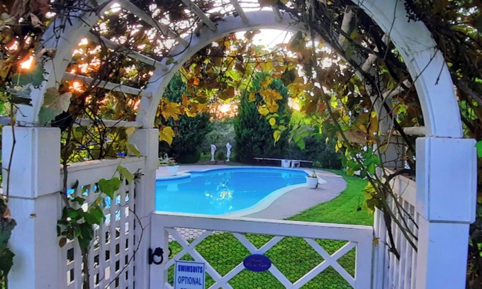 Philomont Bed & Breakfast | Elegant Monet Honeymoon Suite with Pool and Mountain Views