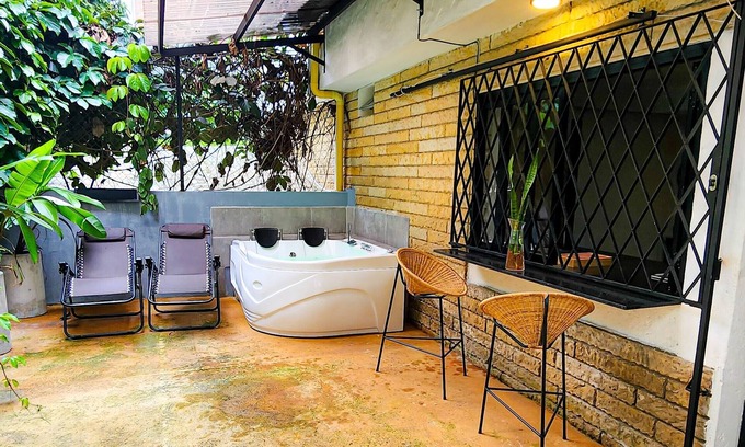 La Florida Apartment | Experience Comfort at Monet Luxury Loft with Spa & Hot Tub