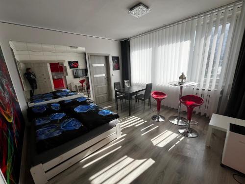 Hlubocepy Apartment | Family-Friendly Monfas Apartment Barrandov with Great Reviews