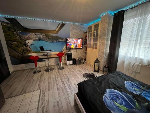 Hostivar Apartment | Family-Friendly Monfas Apartment Provence in Prague
