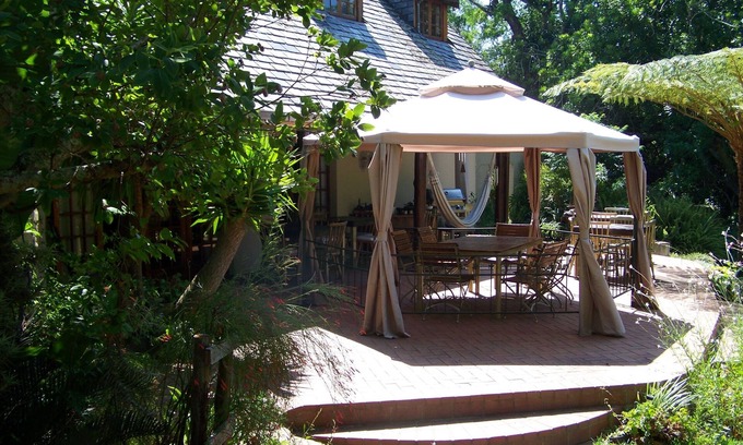 Port Elizabeth Bed & Breakfast | Relax at Mongoose Manor: Ocean Views & Spa Retreat